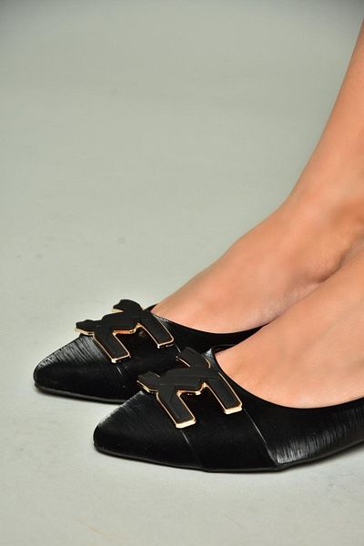 Fox Shoes U 820048704   Balerini de damă din material negru cu vârf ascuțit