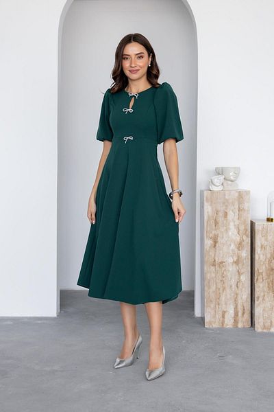Deafox Midikleid aus smaragdgrünem Kreppstoff mit Schleifendetail und tiefem Ausschnitt auf der Brust