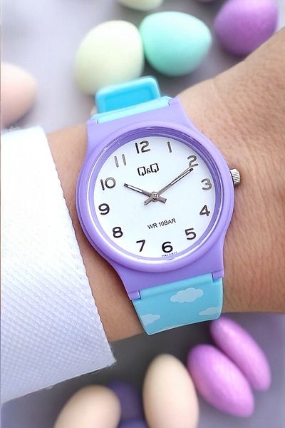 Q&Q 10 Atm Waterproof Purple/Blue Girl's Wristwatch with Silicone Strap