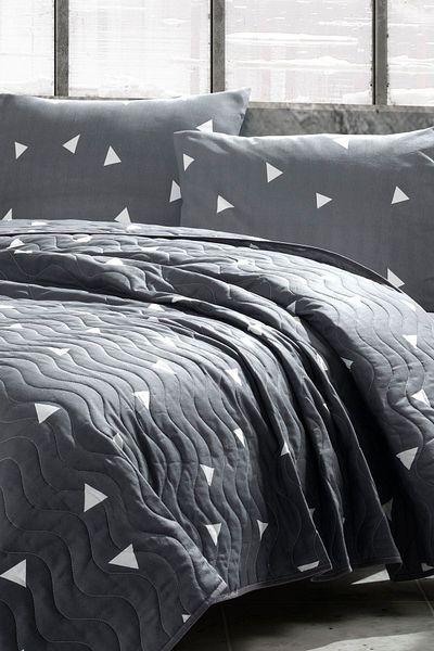 Eponj Home Gray Quilted Single Triangle Bedspread Set