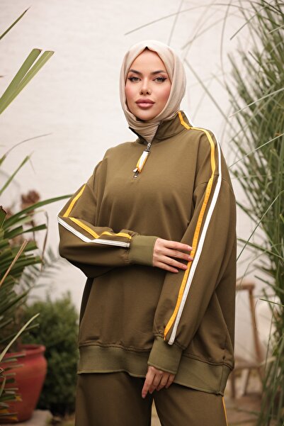 Wovi Moda Hijab Sports Tracksuit Set - Zippered Collar, Women