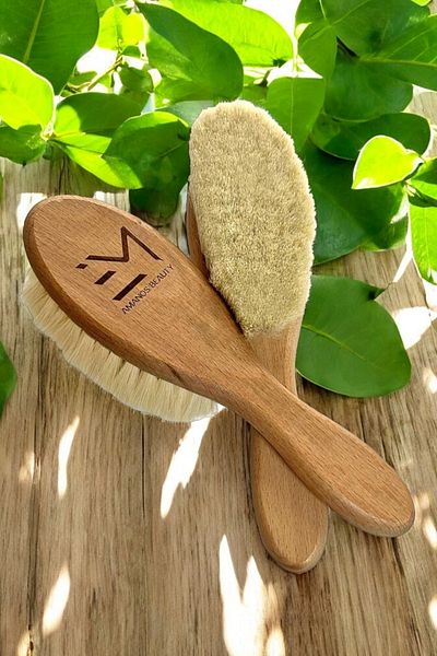 EM AMANOS BEAUTY فرشاة شعر أطفال كبيرة الحجم من شعر الماعز الطبيعي - فرشاة شعر أطفالك الأولى، خاصة للبشرة الرقيقة