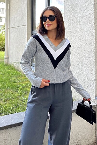 Juuuj Dámská šedá mikina s dlouhým rukávem a výstřihem do V s barevným blokem...