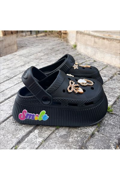 Hızlı Al Papuci pentru fete cu piatră în față închisă. Sandale pentru fete cu piatră în față.