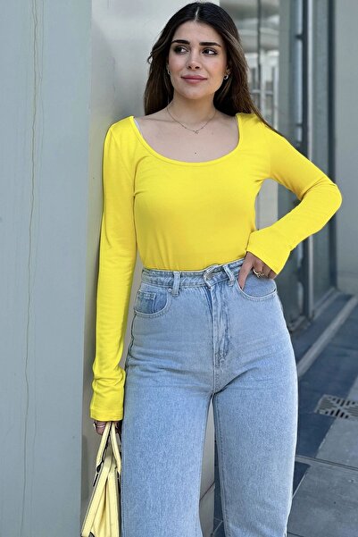 Juuuj Bluză de damă galbenă în față și în spate, decoltat adânc, croială obiș...