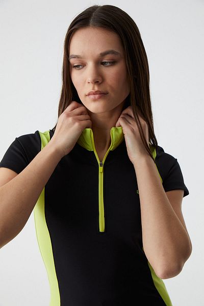 Urban Beat VICKIE Damen-T-Shirt mit Stehkragen und Reißverschluss in Schwarz-Pistaziengrün