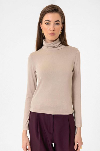 Antioch Beige Women's High-Top Knitwear Sweater