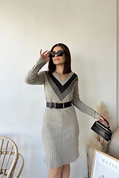 Juuuj Γυναικείο μπεζ φόρεμα με λαιμόκοψη με λαιμόκοψη με μακρυμάνικο πλεκτό φόρεμα πάνω από το γόνατο