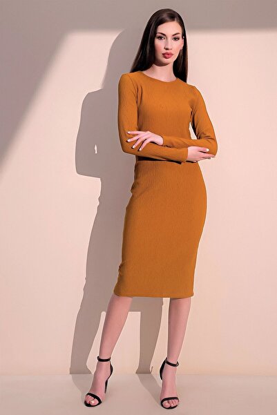 Juuuj Kadın Hardal Uzun Kol Kaliteli Kendinden Dokulu Kumaş Arkası Büzgülü Diz Altı Elbise