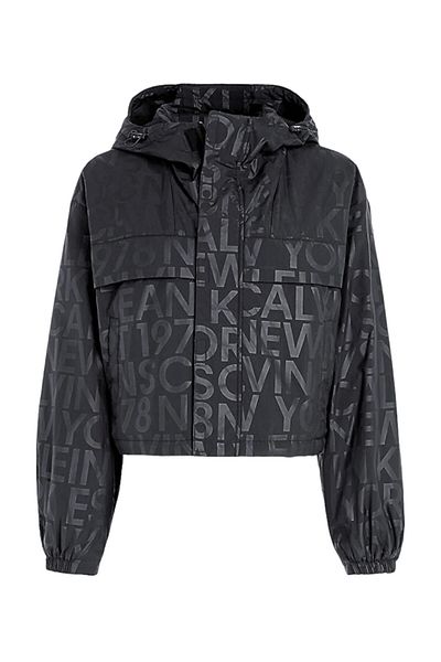 Calvin Klein RÖVID KAPCSIKOS LOGO AOP KABÁT