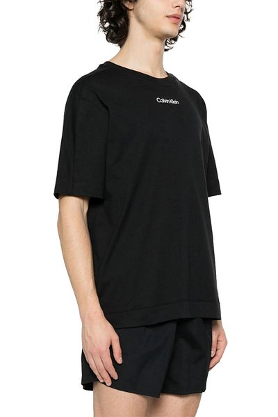 Calvin Klein Tricou negru pentru bărbați cu logo-ul mărcii în față și în spate, gât crew din bumbac, țesătură care absoarbe umezeala