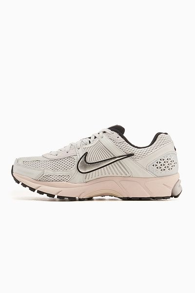 Nike Nike Zoom Vomero 5
Reines Platin – Zapatillas