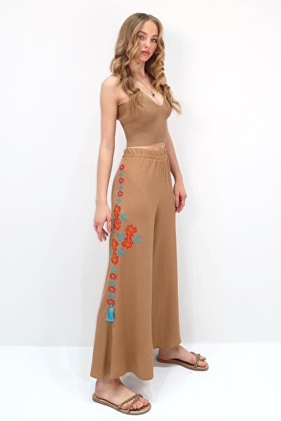 Trend Alaçatı Stili Kalhoty Palazzo s vyšívaným etnickým vzorem – dámské, vrásčitý model, Alc-X13646