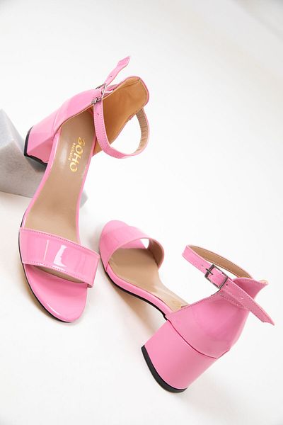 SOHO Klassische Damenschuhe mit Absatz aus rosafarbenem Lackleder 14529