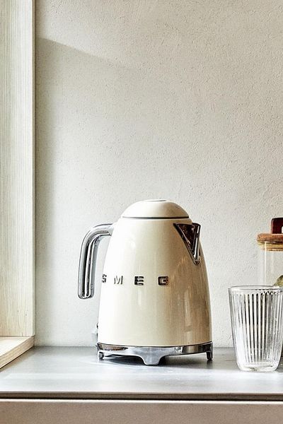 SMEG KLF03CREU نموذج 50s نمط ريترو كريم غلاية