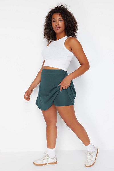 Trendyol Curve Grüner 2-lagiger Sport-Strickshortsrock – TBBSS24AP00024