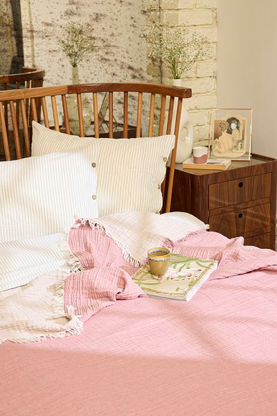 Trendyol Collection Detailní oboustranný přehoz na postel Dusty Rose Muslin Tassel