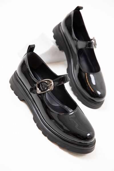 SOHO Czarne lakierowane buty damskie typu loafers 20262