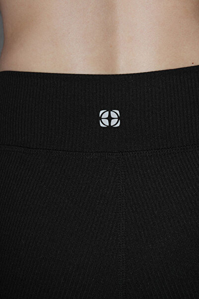 Trendyol Collection Black Knitted Sports Shorts - Ribbed, Reflector Print, Short Leggings Thmss25Ty00014