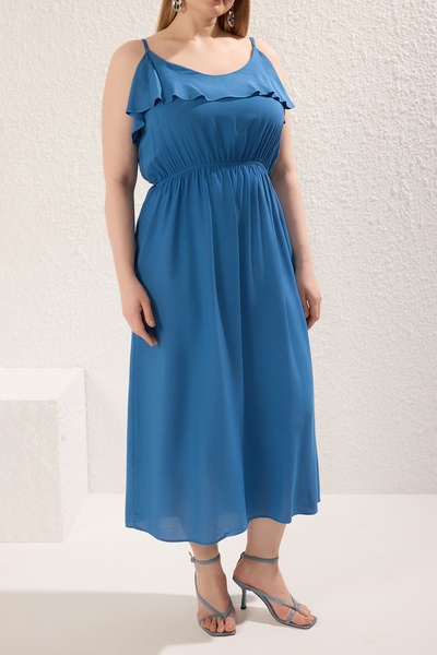 Trendyol Curve Rochie albastră cu curea reglabilă cu volan, linie A, țesută midi, mărime mare TBBSS25AH00077