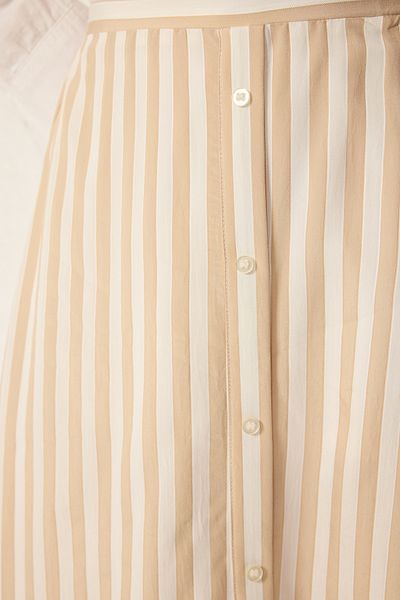 Trendyol Collection Beige gestreifter A-Linien-Midirock – Knopfleiste vorne, gewebt TWOSS25ET00079