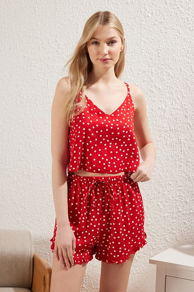 Trendyol Collection Κόκκινο πουά βολάν Λεπτομέρεια σχοινί ζαρτιέρες υφαντές πιτζάμες με σορτς βισκόζης THMSS21PT0742