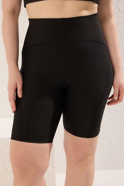 Trendyol Curve Schwarze, kurze, gestrickte Sport-Leggings mit hoher Taille für Taucher/Scuba TBBSS25AY00000