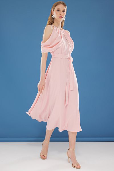 Trendyol Collection Πλεκτό μίντι κομψό βραδινό φόρεμα με πέρλες, πούδρα σε γραμμή Α και νυχτερινό φόρεμα αποφοίτησης TPRSS25EL00229