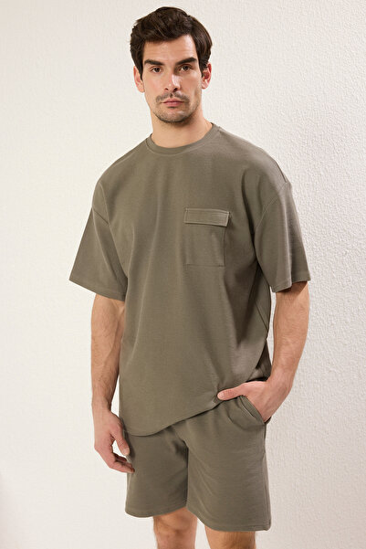 Trendyol Collection Khaki Oversize/Wide Cut Textured Pocket Detailed Short Sleeve Premium T-Shirt Tmnss25Ts00061