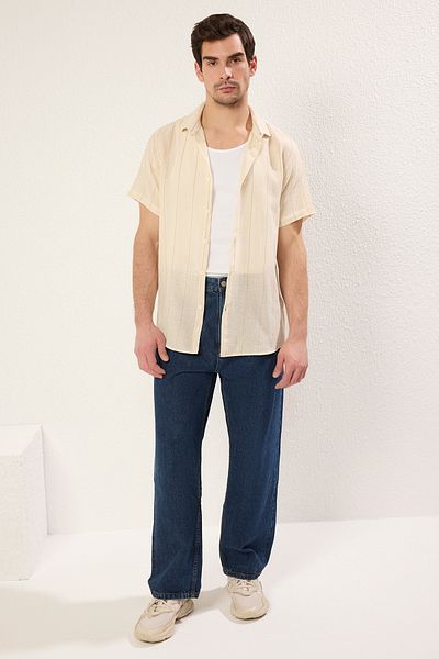 Trendyol Collection Koszula letnia w paski z teksturą w kolorze beżowym, limitowana edycja, regularny krój Tmnss23Go00063