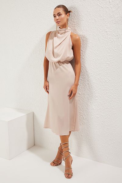 Trendyol Collection Bodycone/Body Seated Woven Midi Dress with Cream Drape Detail Tprss25El00145