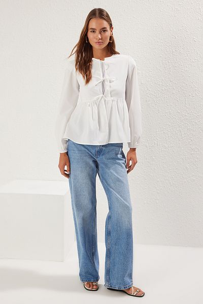 Trendyol Modest Relaxed/Comfortable Fit Woven Blouse with White Lacing Detail Tctss25Bz00000