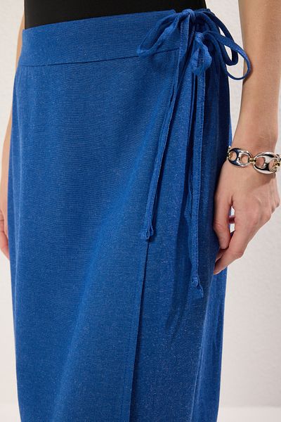 Trendyol Collection Marineblauer, zweireihiger, gewebter Maxirock mit Bindedetail TWOSS25ET00126