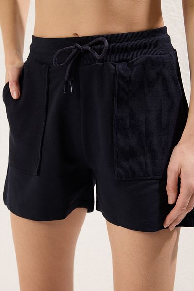 Trendyol Collection Navy Blue Relaxed/Comfortable Fit Ελαστικό πλεκτό σορτς με λεπτομέρεια τσέπης & βερμούδες TWOSS25SR00013