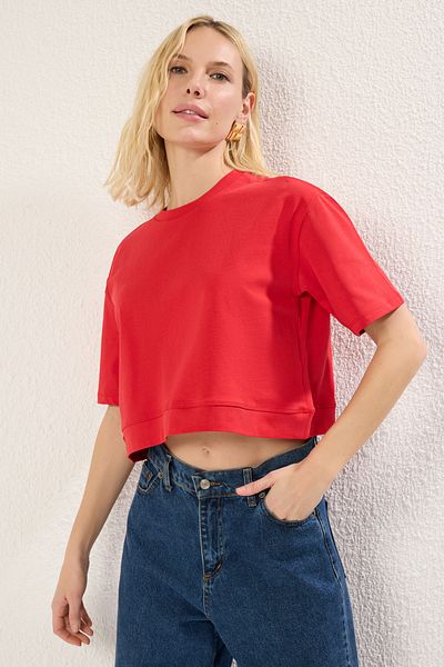 Trendyol Collection Red Crop Crew Neck Comfortable Fit 100% Cotton T-Shirt - Twoss25Ts00022