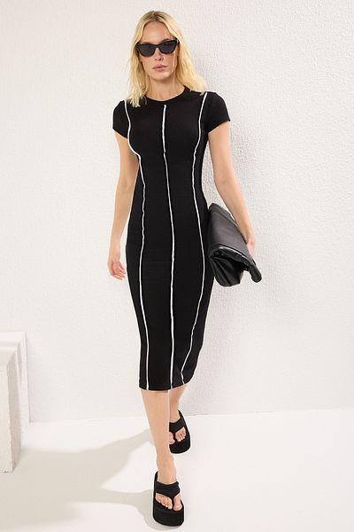 Trendyol Collection Μαύρο Midi Bodycon Φόρεμα με λεπτομέρεια με ραβδώσεις - TWOSS25EL00357