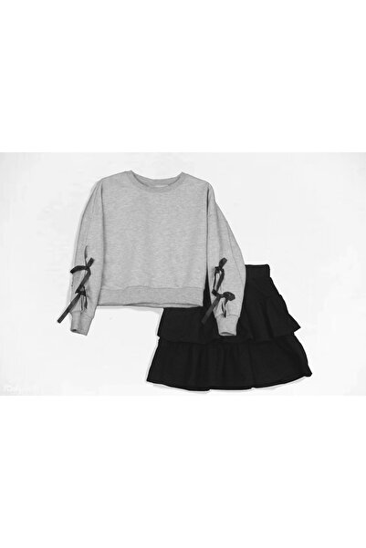 Cenanın Dolabı Girl's Red Sweatshirt and Black Skirt Set – Stylish and Comfortable Design