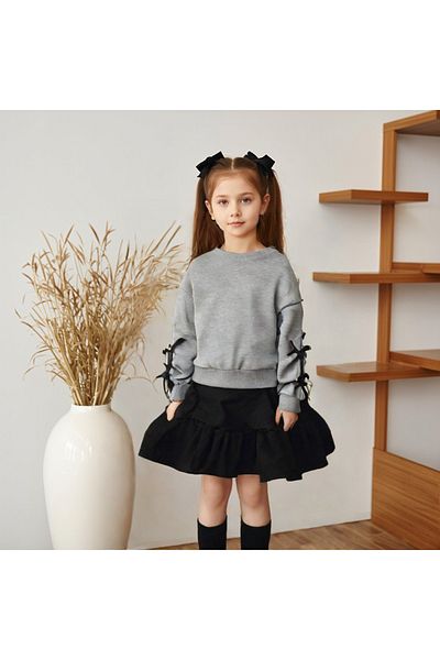 Cenanın Dolabı Girl's Red Sweatshirt and Black Skirt Set – Stylish and Comfortable Design