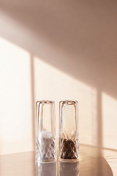 Mirilliahome Acrylic Salt and Pepper Shakers Set