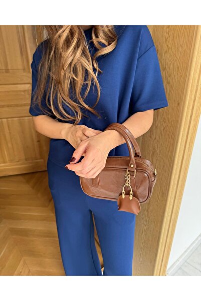 Tina İstanbul Τσάντα από λουστρίνι με αξεσουάρ, καφέ χρώμα