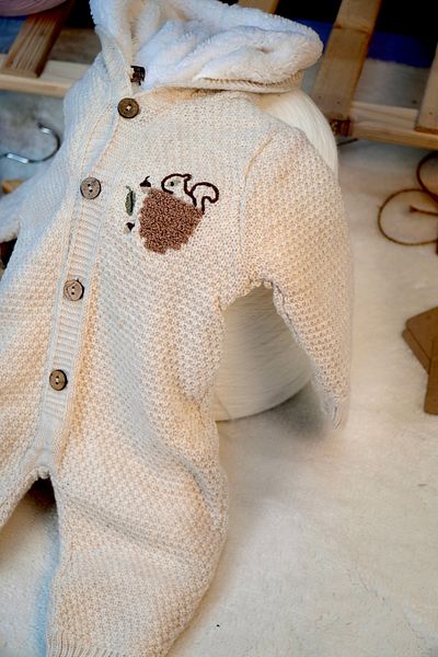 Bursa Trikomer Knitwear Knitted Squirrel Embroidered Wellsoft Lamb Wool Winter Baby Jumpsuit