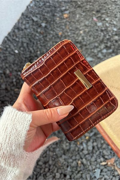 Yuka Atelier Портфейл от изкуствена кожа с шарка на крокодил