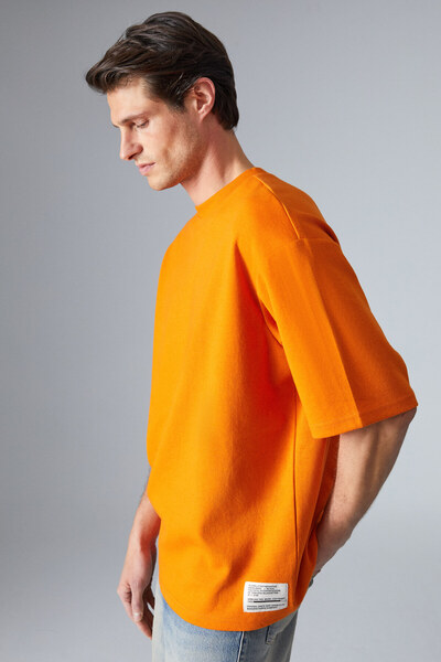 GRIMELANGE Joel Men's 100% Organic Cotton Thick Fabric Custom Textured Label Detailed Oversize Orange T-Shirt