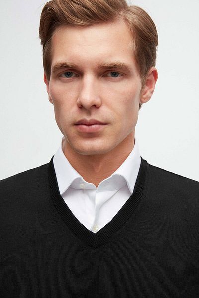 D'S Damat Черен вълнен пуловер с нормална кройка