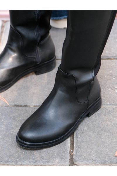 Munshoes Черни кожени ботуши Aria
