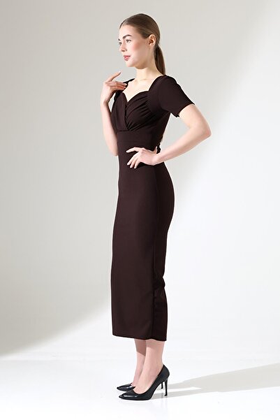 Deafox Hnědé midi šaty z krepové látky s dvojitým límečkem a krátkým rukávem