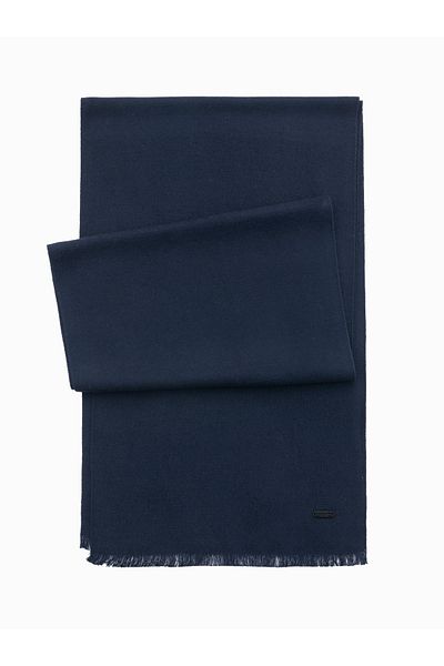 OMBRE Jednobarevný pánský šátek se střapci - tmavě modrá V2 OM-ACSF-0116