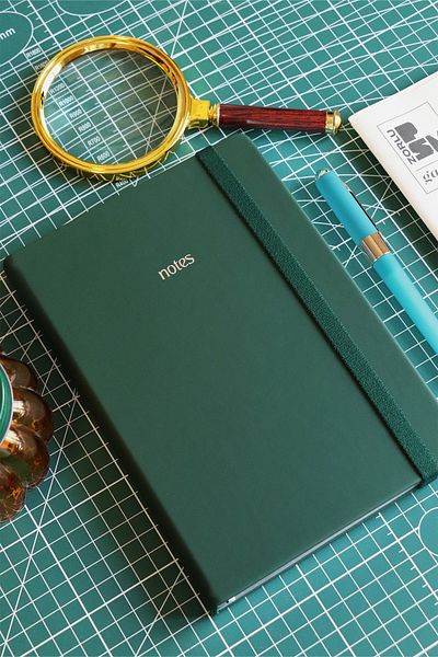 Victoria's Journals 96 ورقة دفتر ملاحظات من الجلد النباتي مقاس A5 Bujo - 160 جرامًا مخططًا