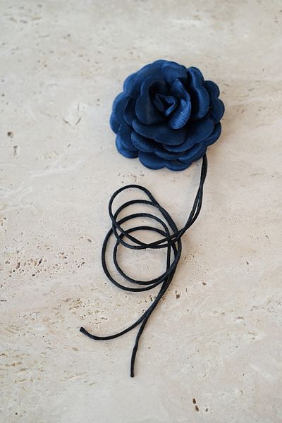 İstoria Bridal Lace-Up Fabric Flower Choker Necklace, Rose Necklace, Satin Rose Necklace, Vintage Rose Choker Necklace