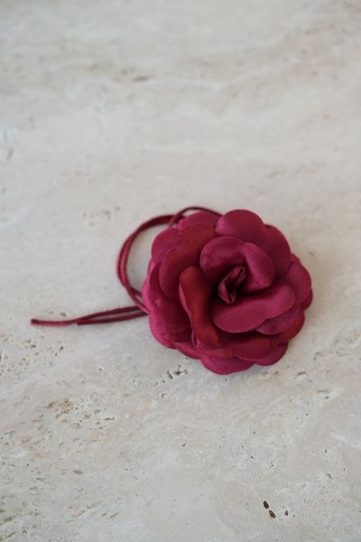 İstoria Bridal Lace-Up Fabric Flower Choker Necklace, Rose Necklace, Satin Rose Necklace, Vintage Rose Choker Necklace
